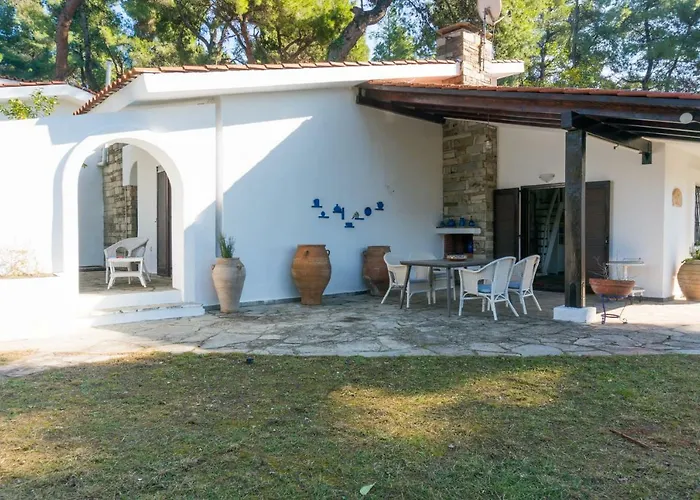 Aurora In Sani With Garden And Pool
